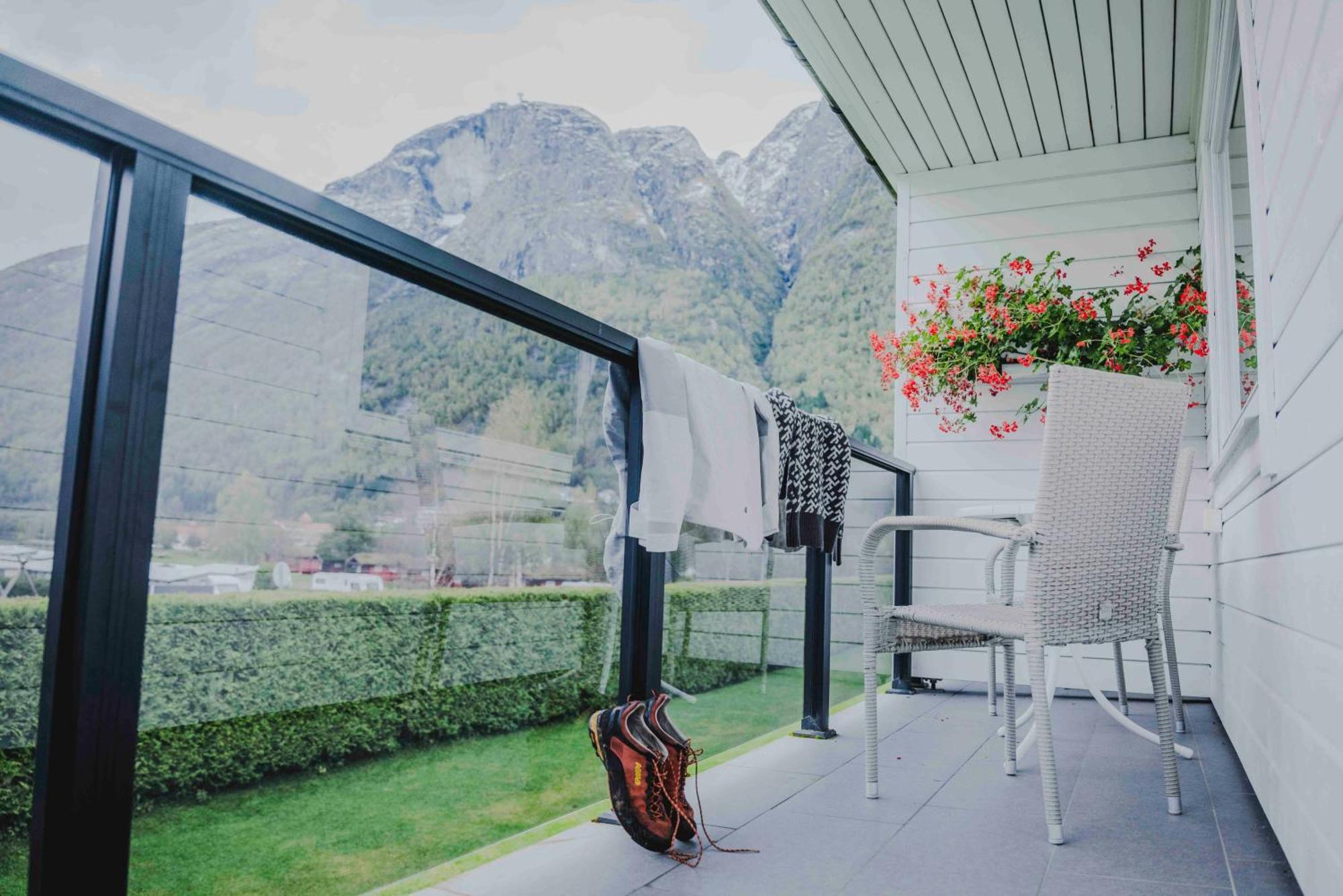 Loen Apartments Екстериор снимка