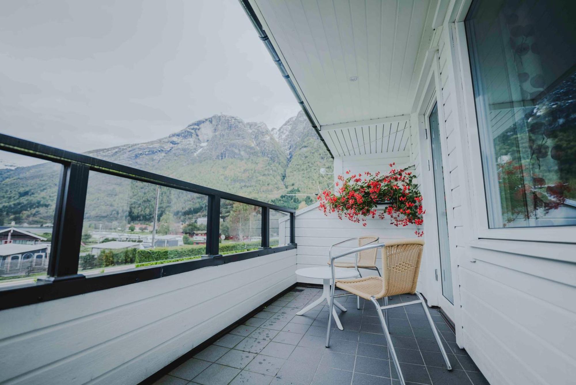 Loen Apartments Екстериор снимка