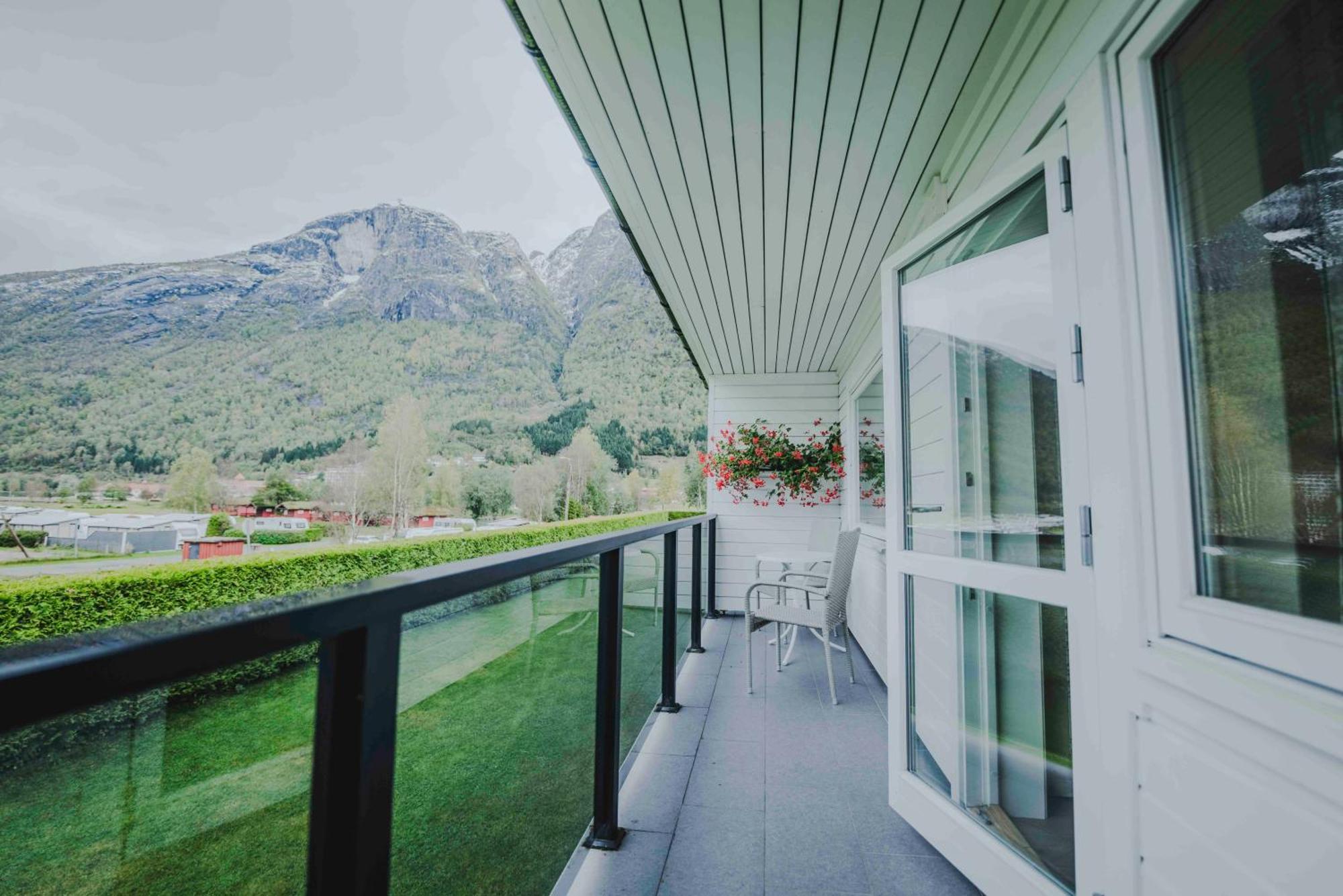 Loen Apartments Екстериор снимка